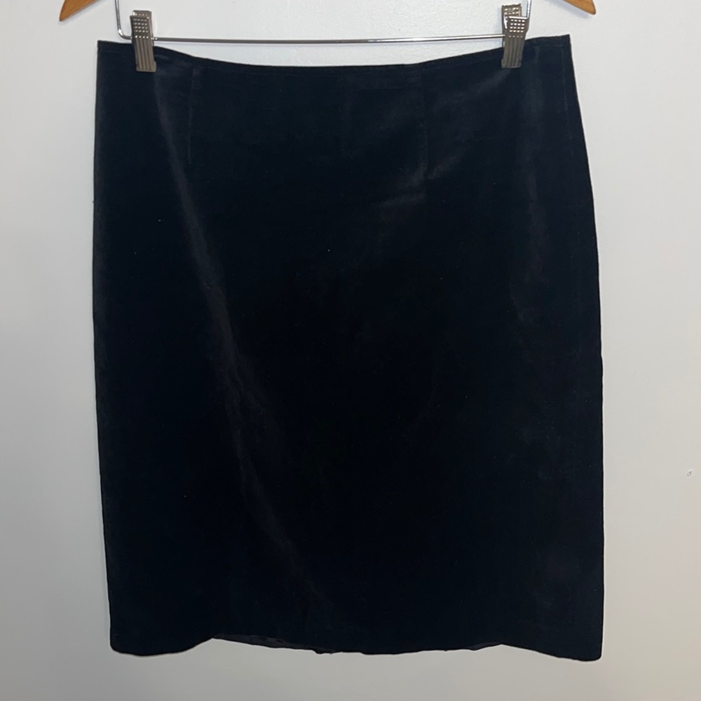 Newport News size 14 women’s velour skirt